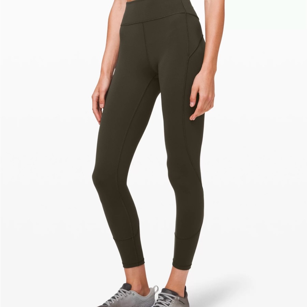 Lululemon Athletica IN MOVEMENT 7/8 TIGHT. *EVERLUX 25"